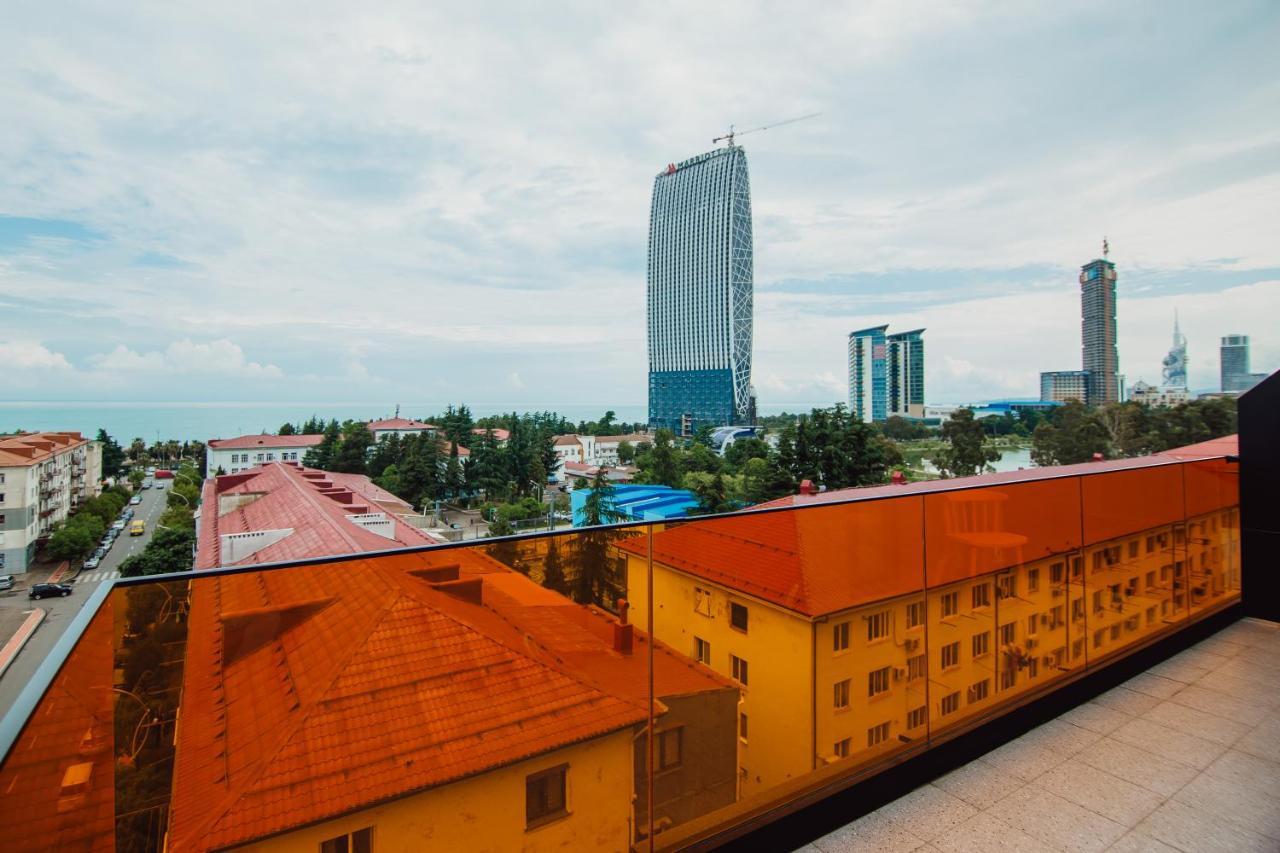 Graphic Hotel Batumi Exterior photo